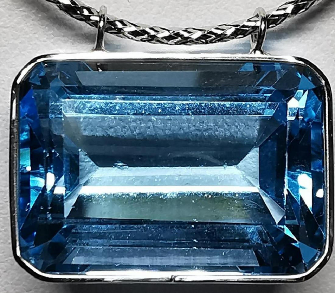 $1800 10K Blue Topaz(29ct) Necklace: 10K White Gold Blue Topaz(29ct) Necklace (~length 17inches) (~weight 7.08g), Suggested Retail Value $1800 (Estimated Selling Price from $270 to $540)