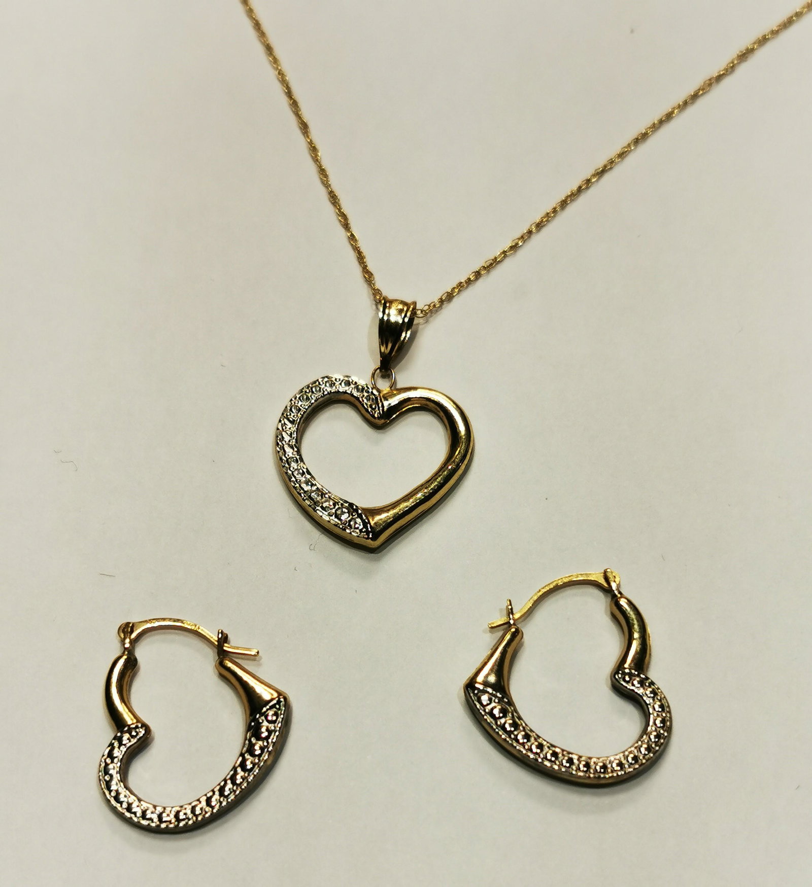 $600 10K Set: 10K Yellow Gold Set (~weight 1.1g)