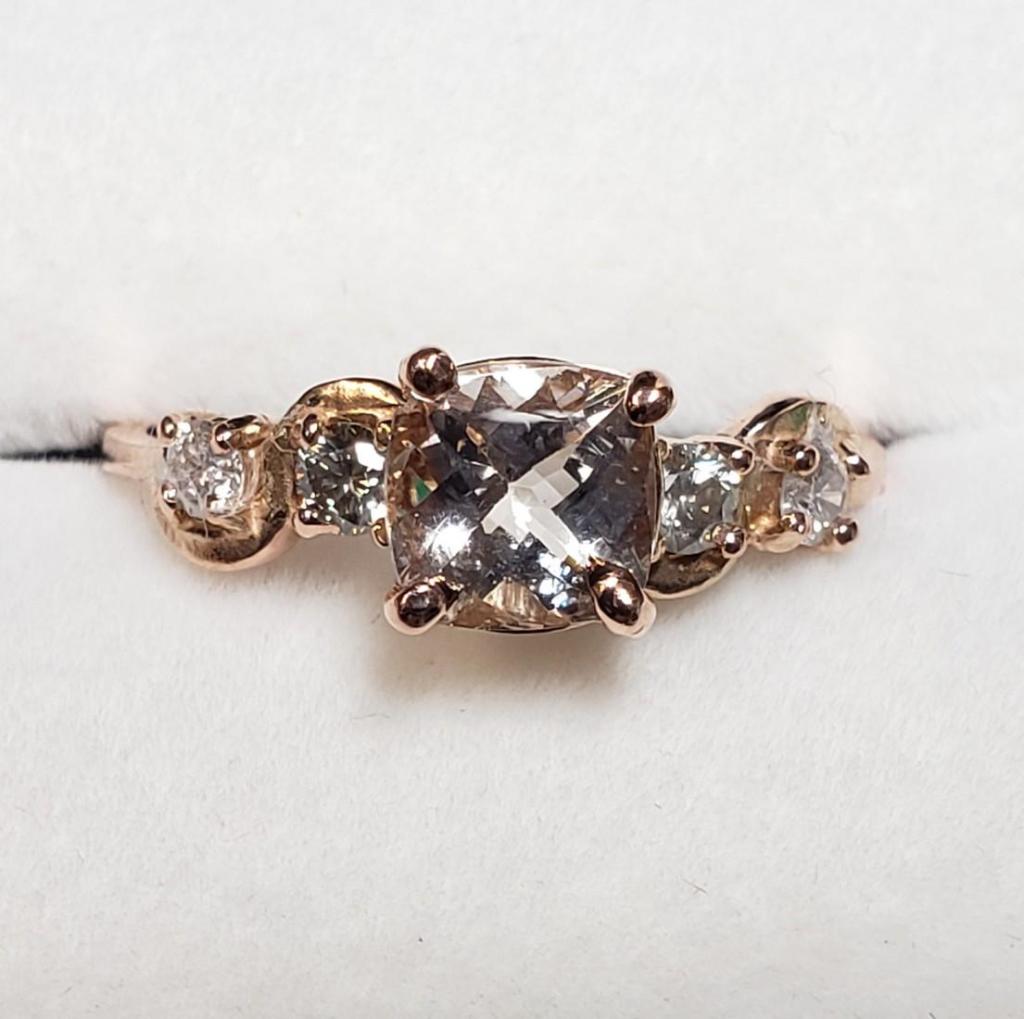 Certified 10K Morganite(1ct) Diamond(0.2ct) Ring: 10K Rose Gold Morganite(1ct) Diamond(0.2ct) Ring (~Size 6.25) (~weight 1.7g), Made in Canada, Suggested Retail Value: $900
