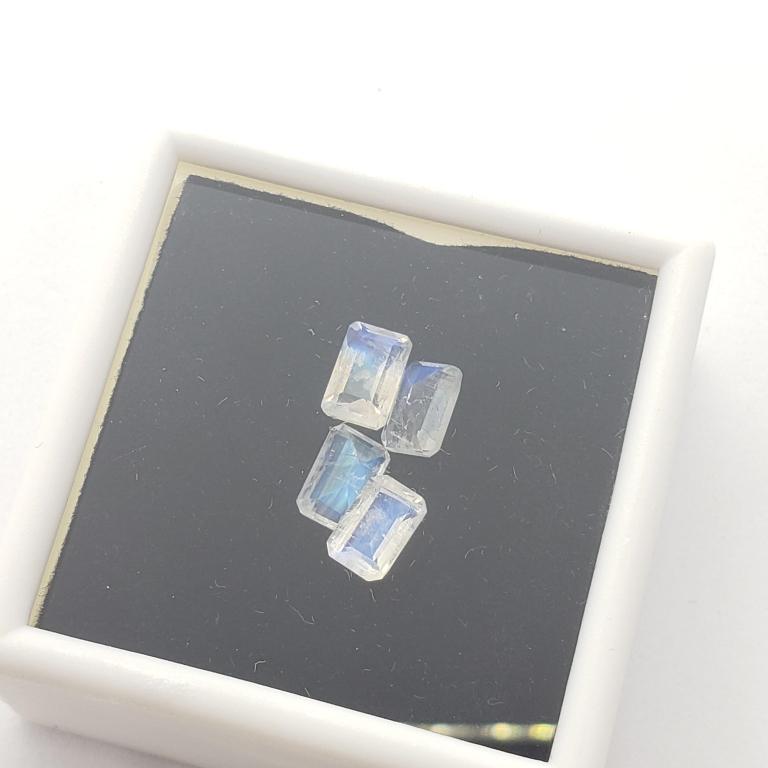 $200 Genuine Moonstone 6X4Mm(2.4ct): Genuine Moonstone 6X4Mm(2.4ct) , Suggested Retail Value $200