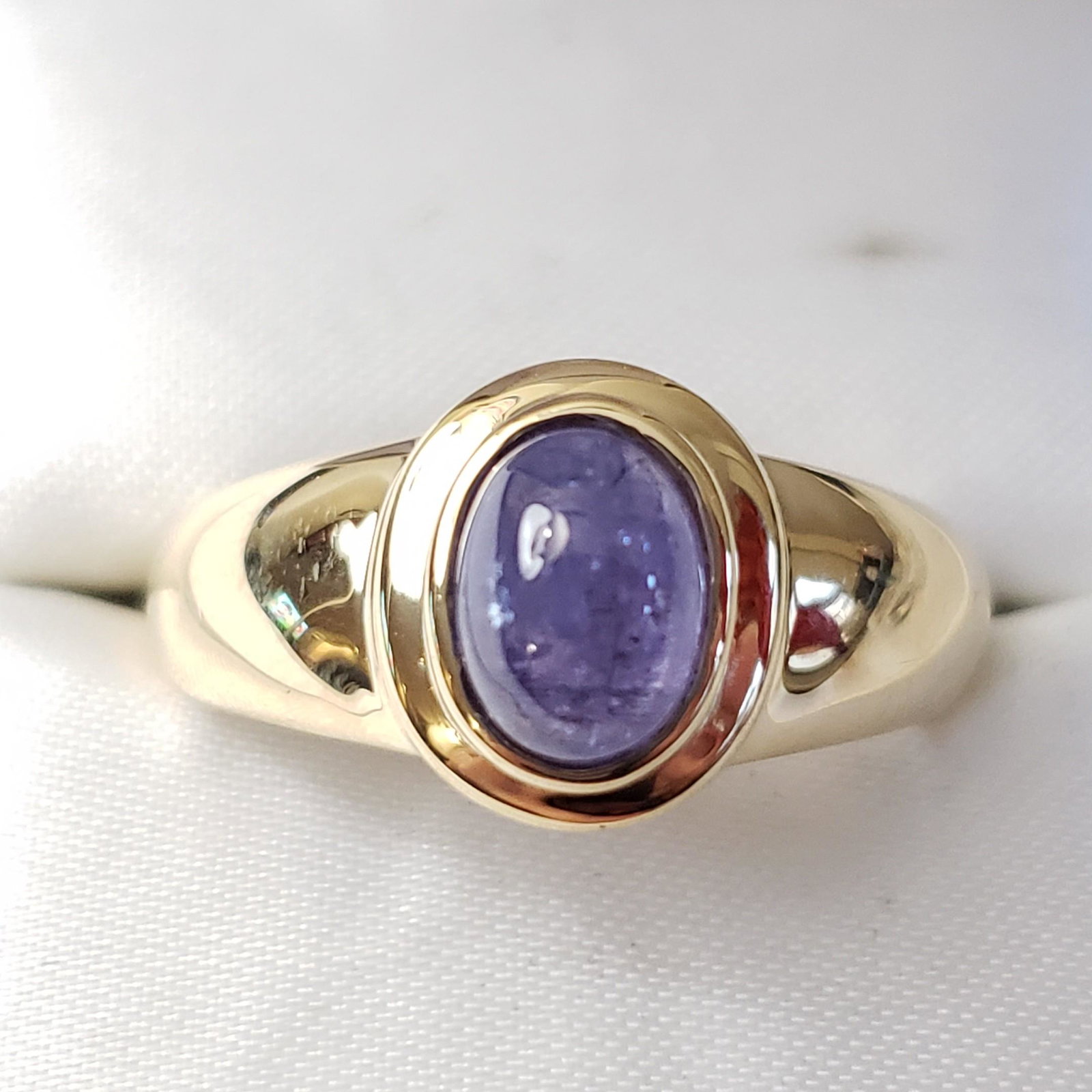 $300 Silver Tanzanite(1.6ct) Ring: Silver Tanzanite(1.6ct) Ring (~Size 9)(Ring is resizable for $40) (~weight 5.32g), Suggested Retail Value $300