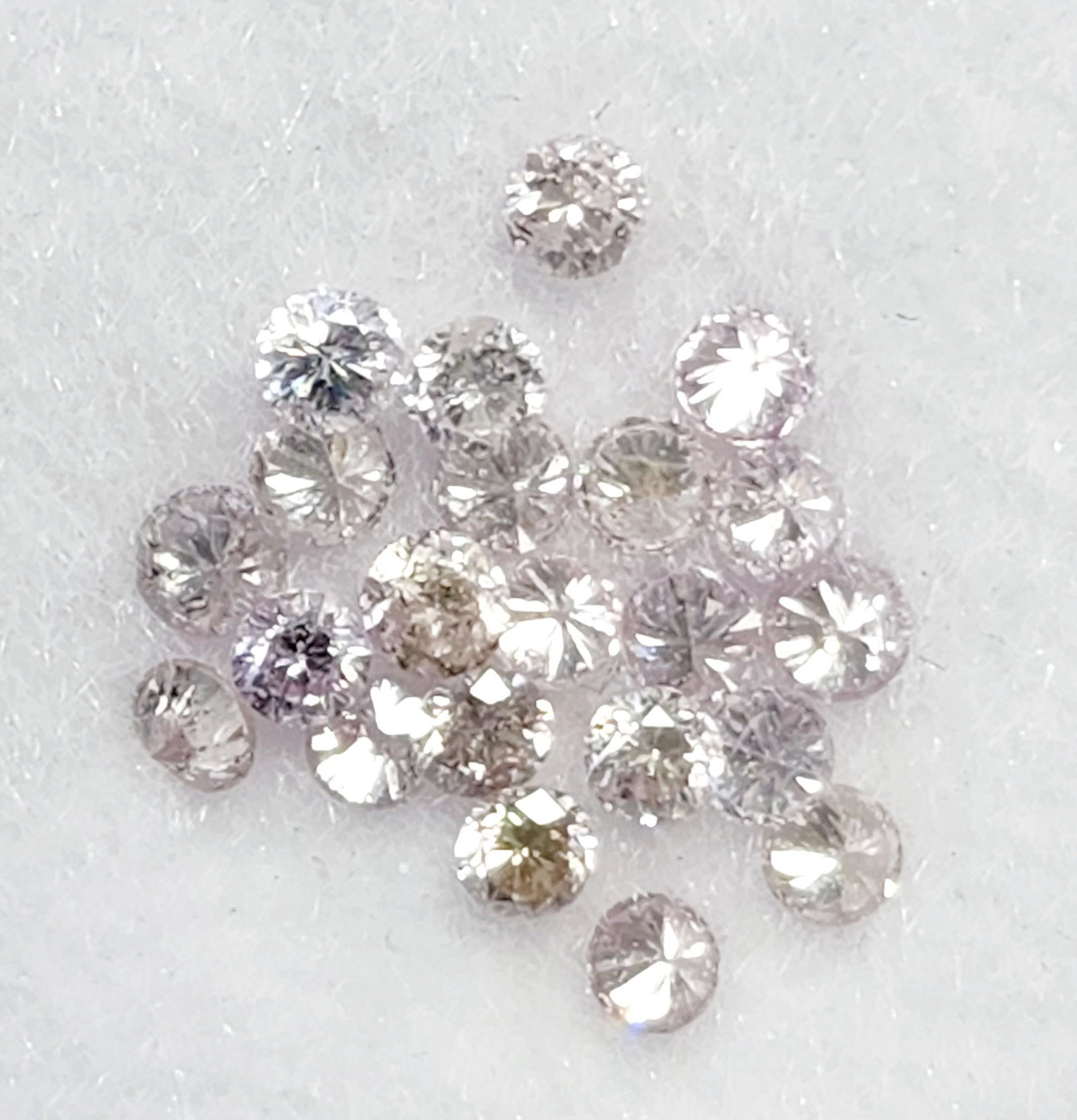 $4000 Rare Pink Diamonds(0.5ct): Rare Pink Diamonds(0.5ct) (~Size 0) (~length 0 inches), Suggested Retail Value $4000