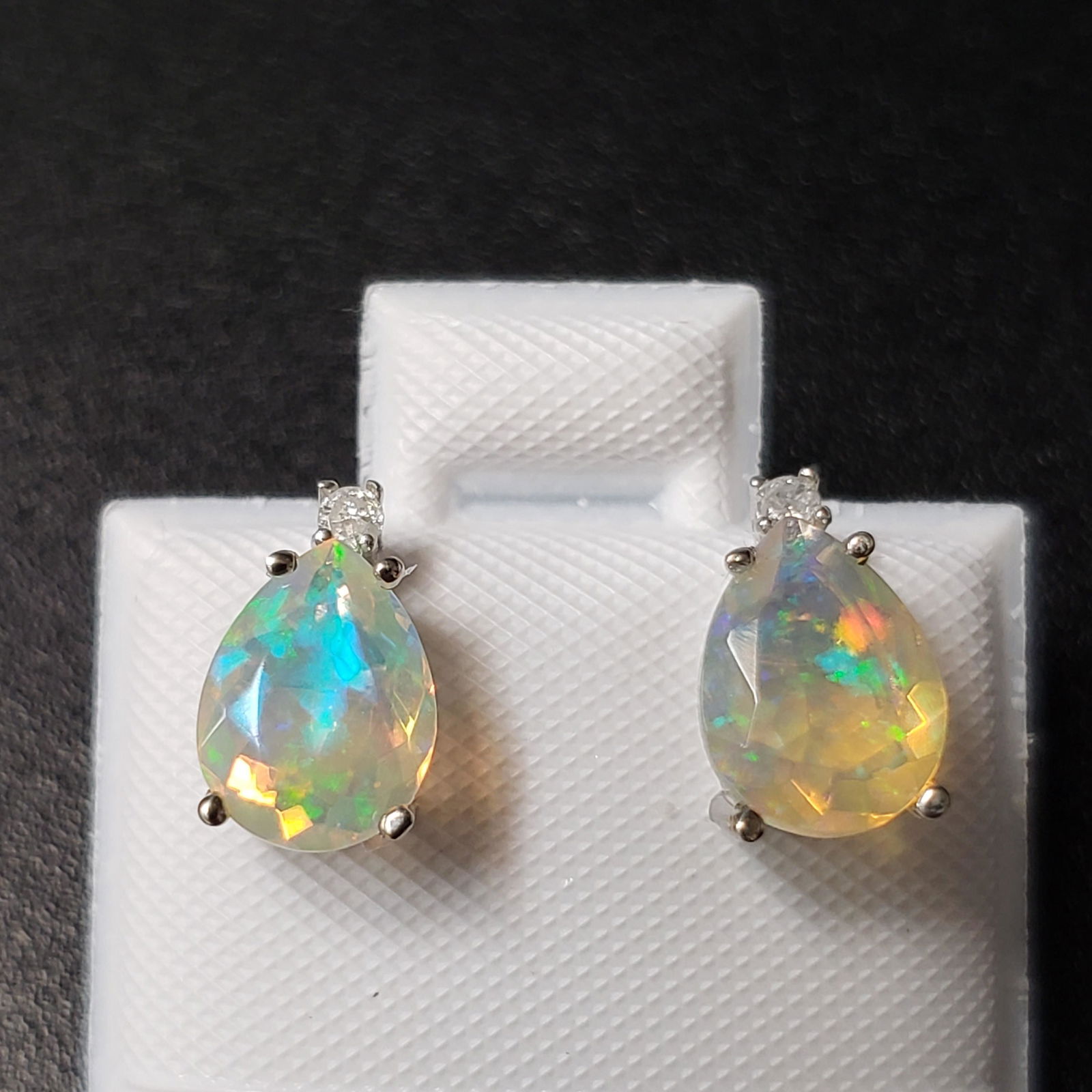 Certified 14K  Opal(0.95ct) Diamond(0.03ct) Earrings (1 of 4)