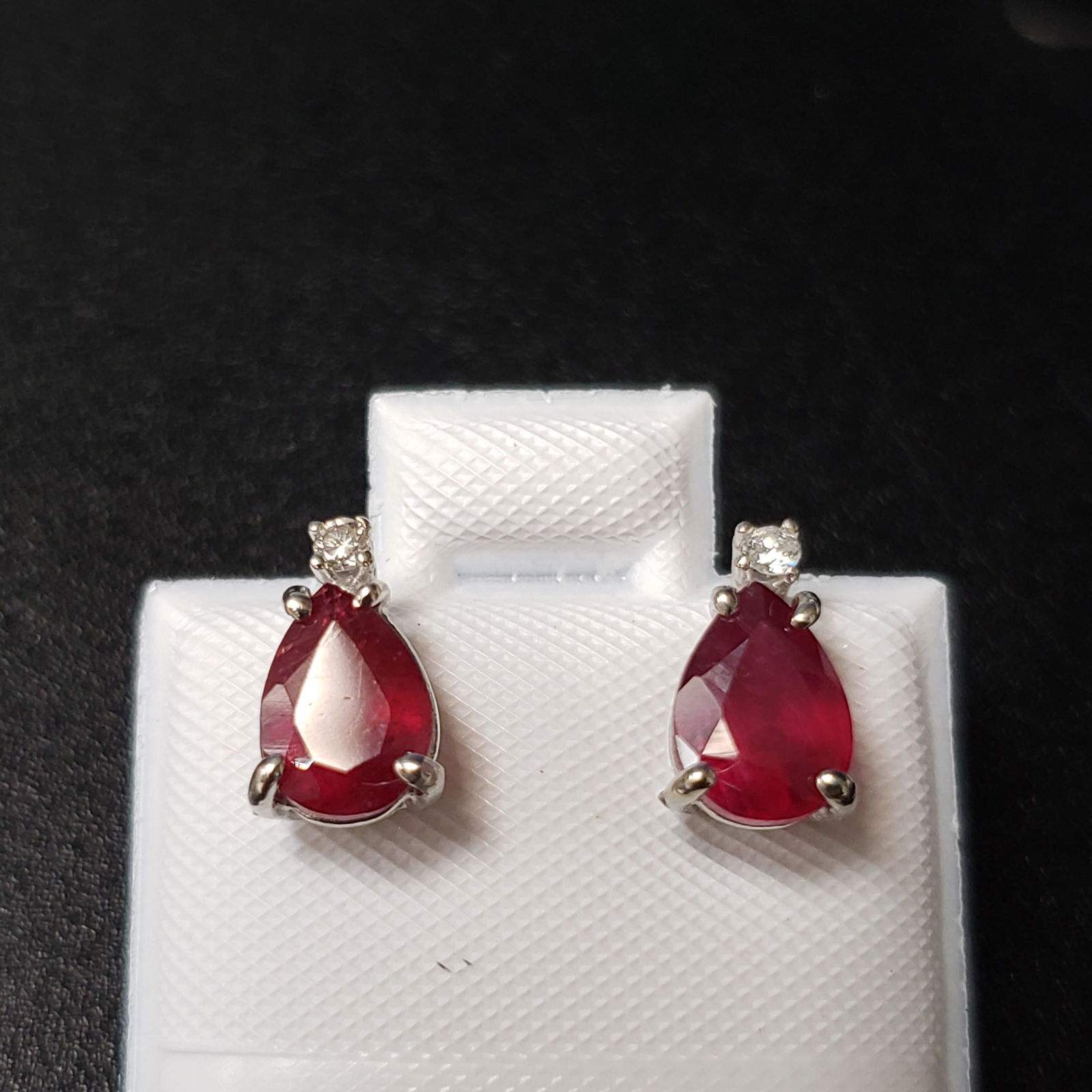 Certified 14K  Ruby(1.2ct) Diamond(0.03ct) Earrings (1 of 5)