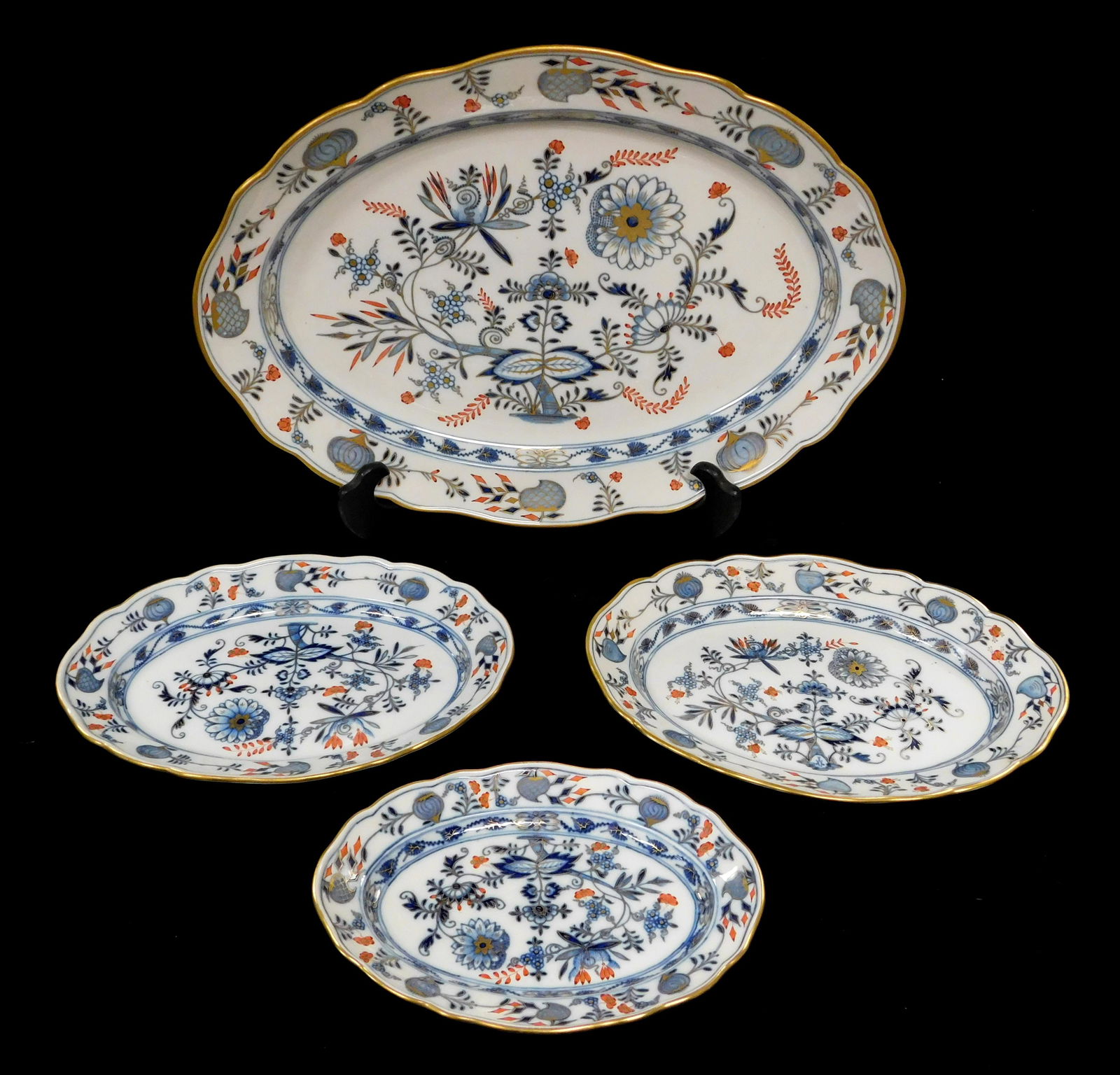 Meissen Rich Blue Onion graduated oval platters, four (1 of 3)
