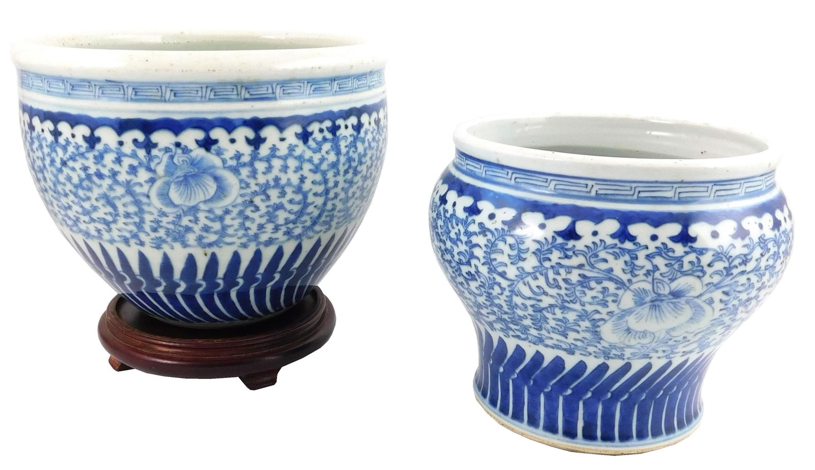 ASIAN: Two Chinese blue and white porcelain (1 of 2)