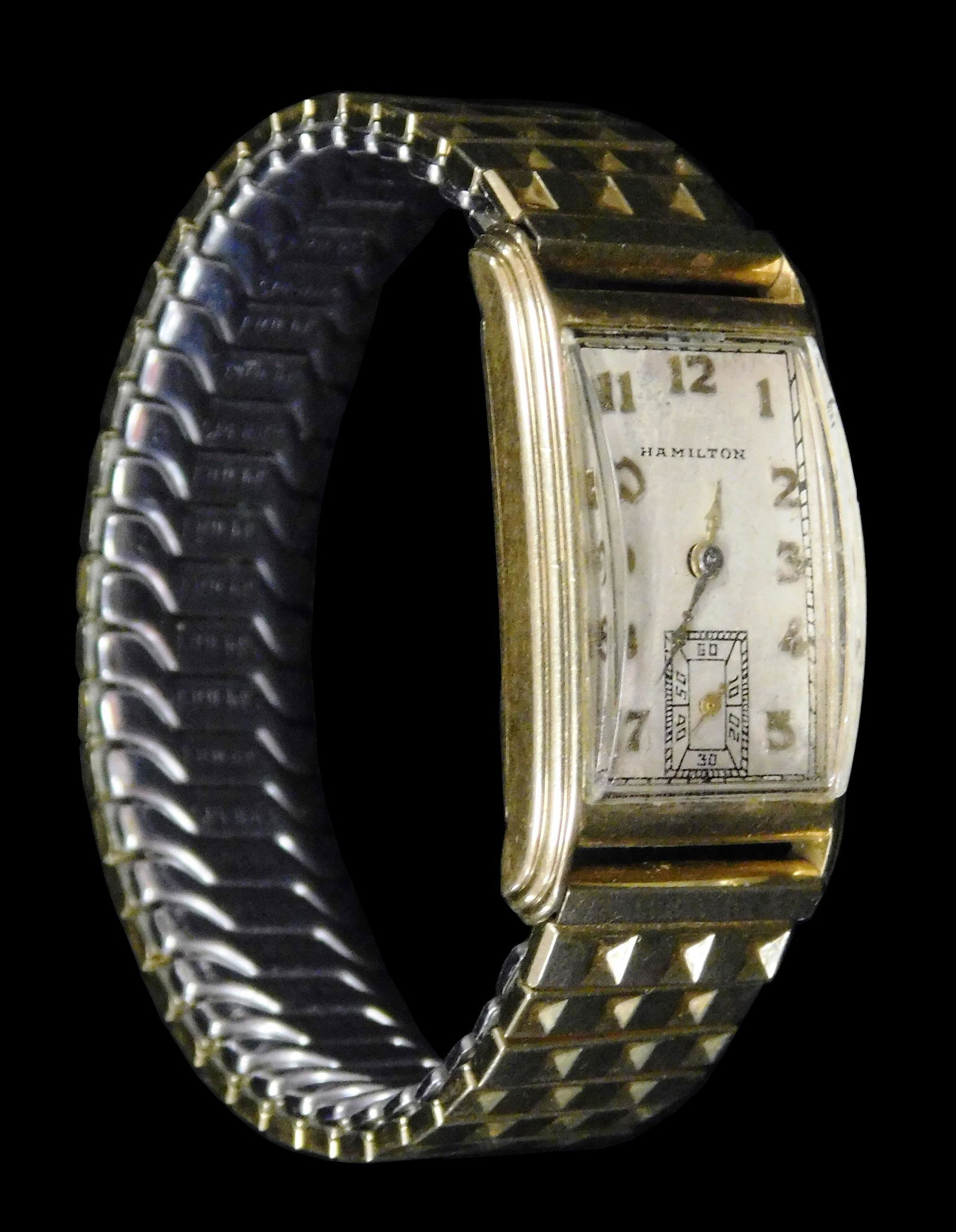 JEWELRY: 14K Man's Hamilton "982" Wristwatch, manual (1 of 2)