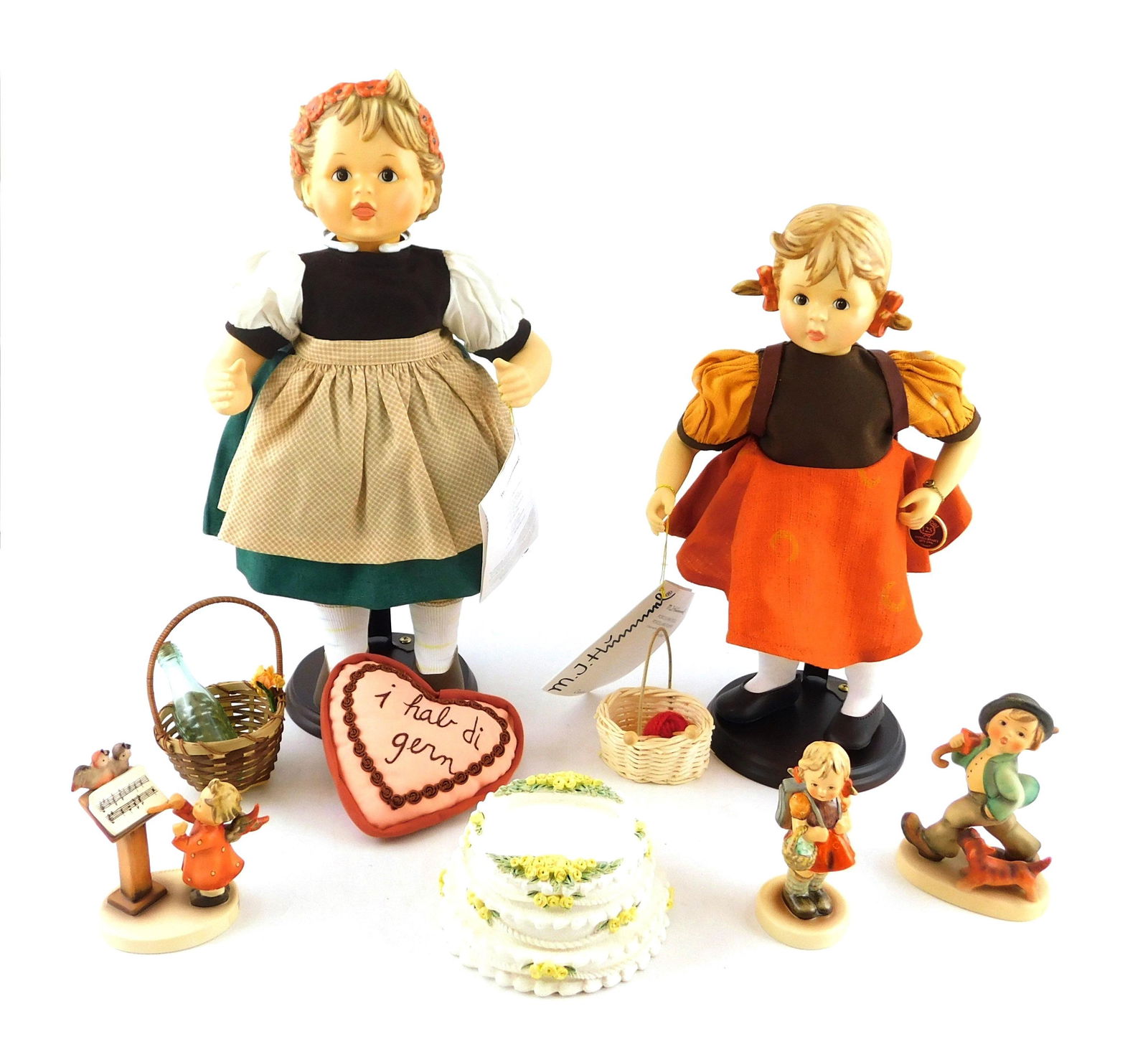 Hummels, six pieces, most with original boxes (1 of 5)