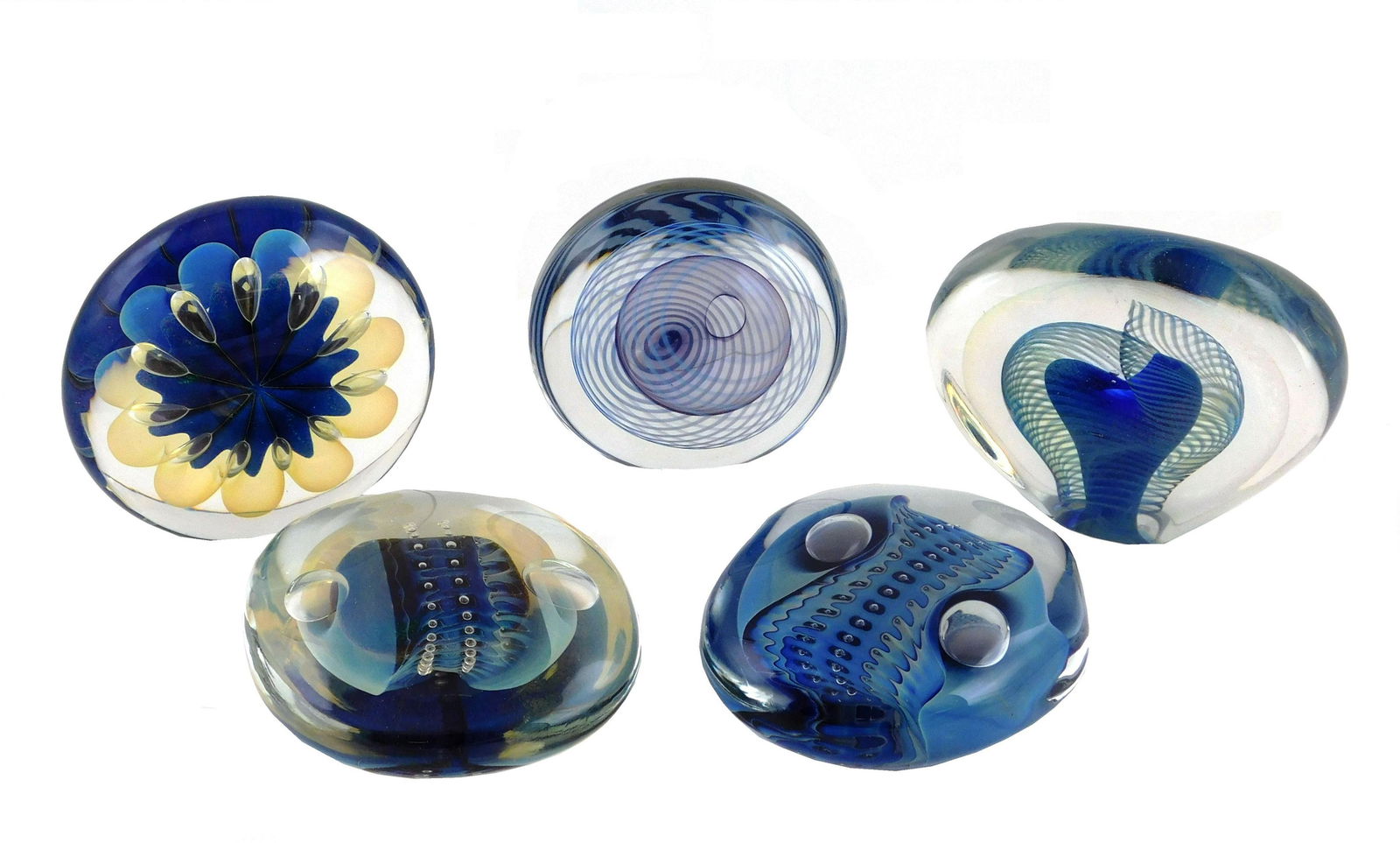 ART GLASS: Five disc form paperweights by Robert Eickholt, all signed and dated on base, all with (1 of 2)