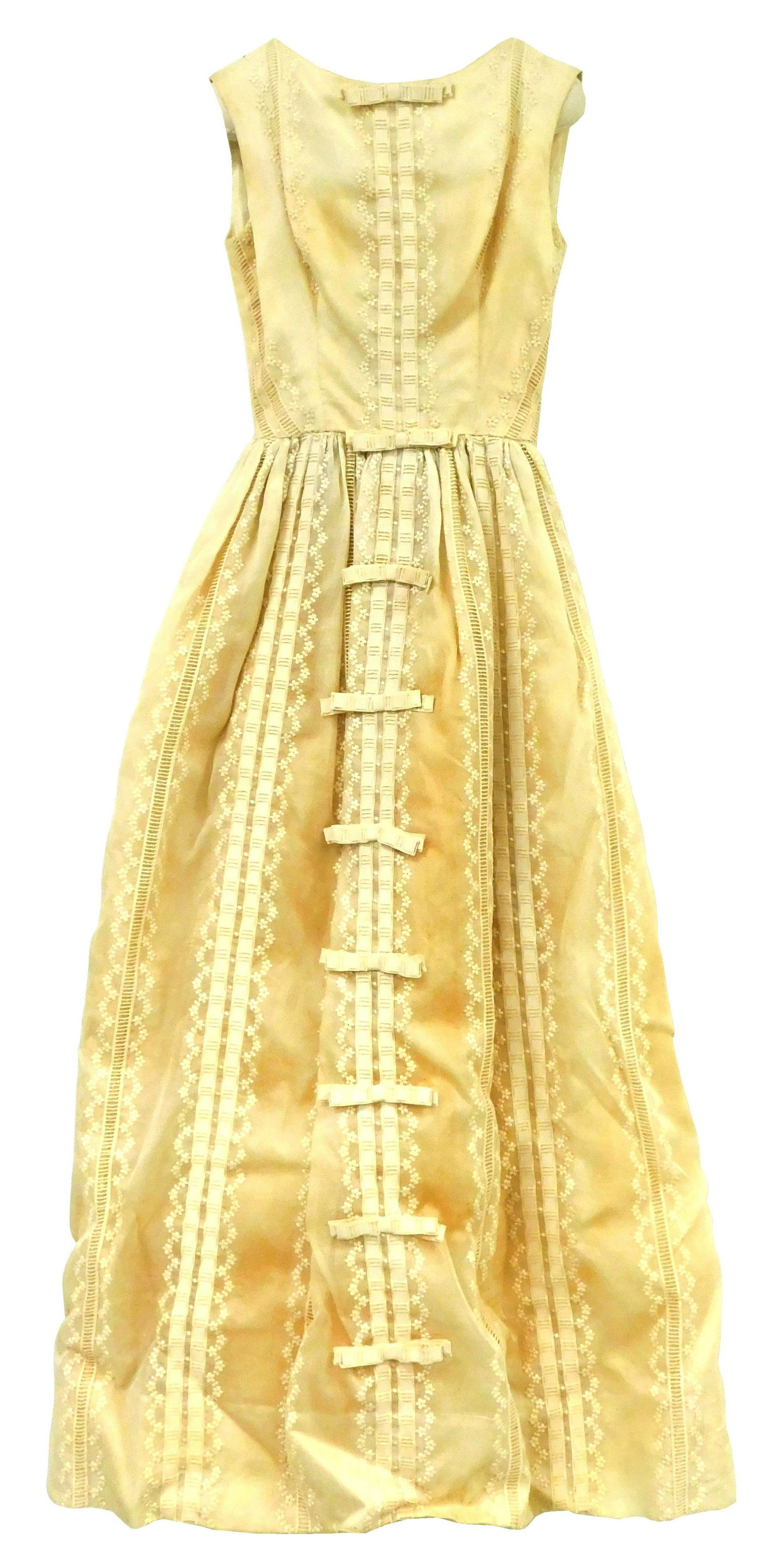 VINTAGE CLOTHING: 1950s/ 1960s Sarmi NY cream wedding dress with bows, from Blum's Vogue Chicago, (1 of 6)