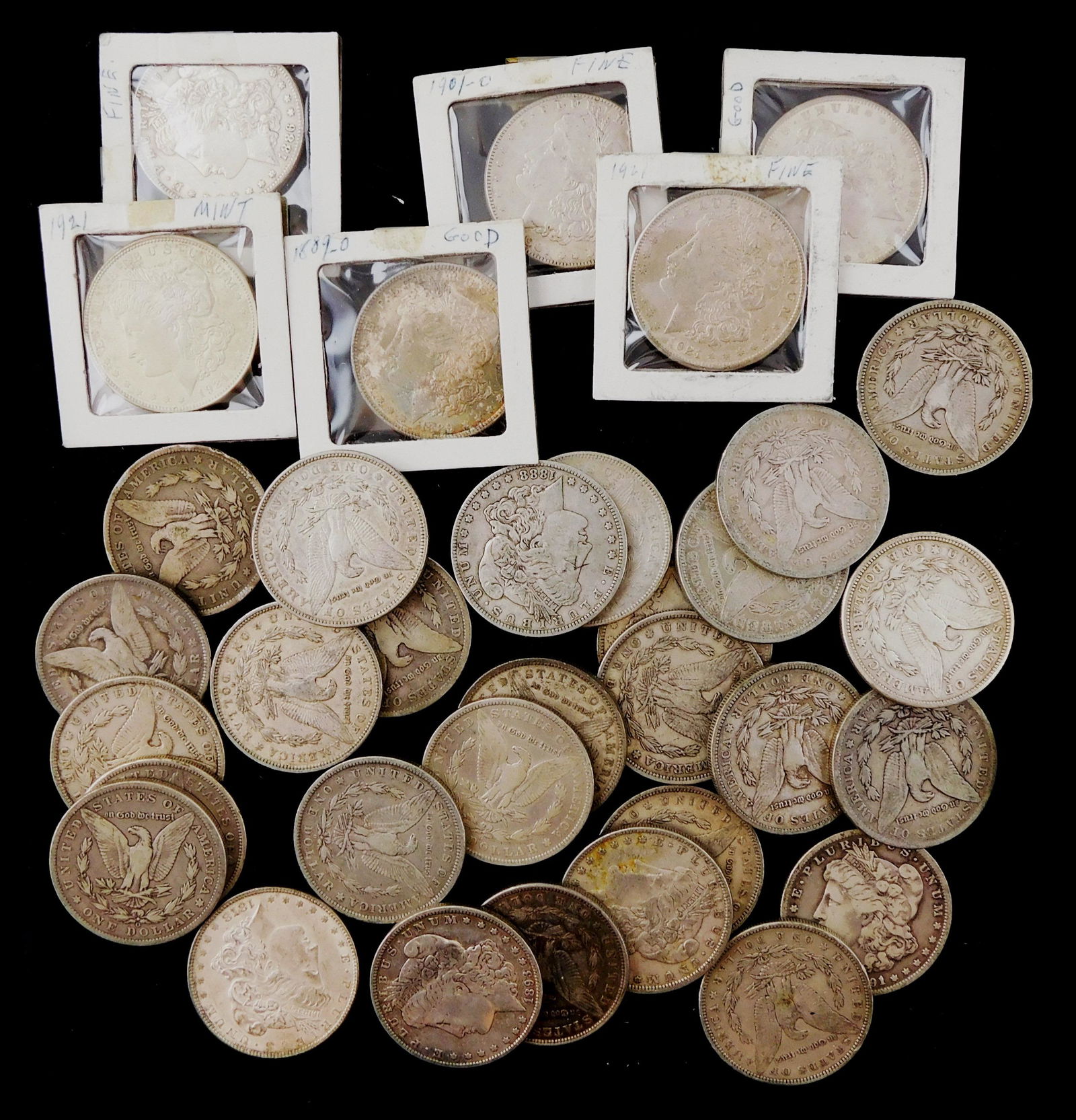 COINS: Lot of 34 Morgan $1 - common dates, grades range from Cull to VF. (1 of 4)