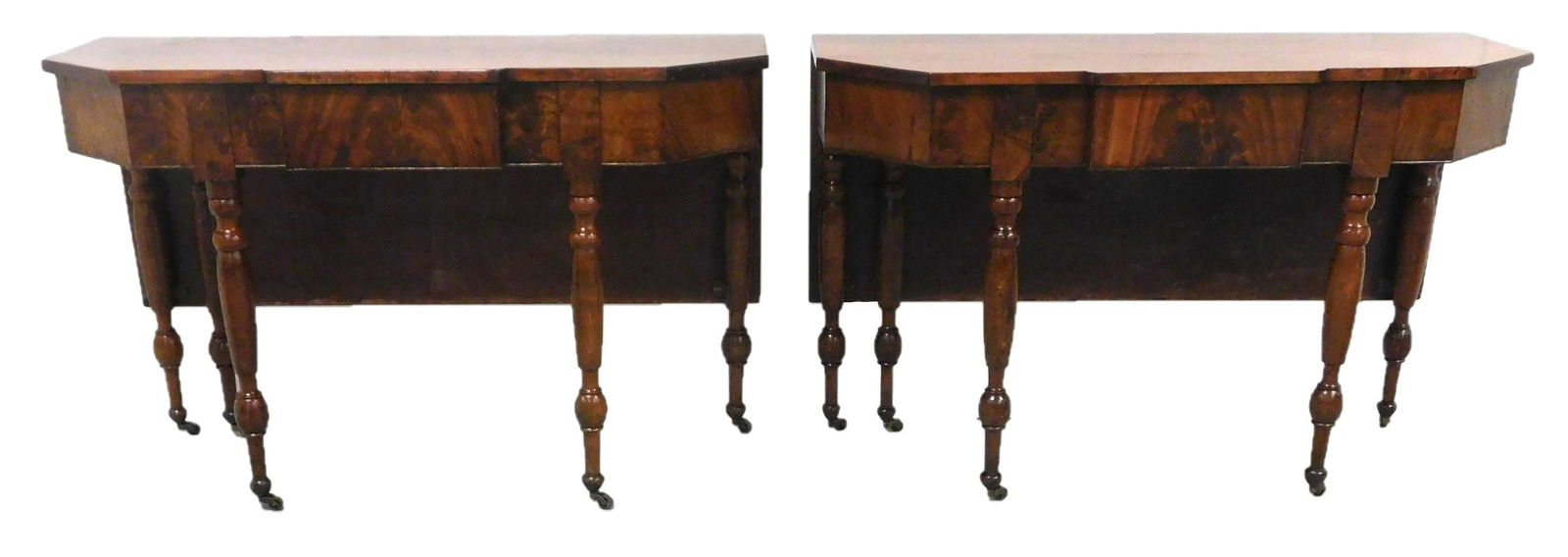Sheraton dining table, in two sections, mid-19th C., cherry and mahogany veneer, two sections with (1 of 2)