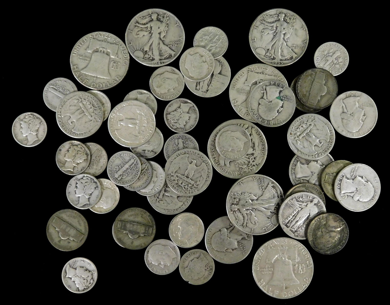 COINS: Lot of US silver coins. Includes $3.50 face in 90% silver 50c; $3 face in silver 25c; $2.50 (1 of 2)