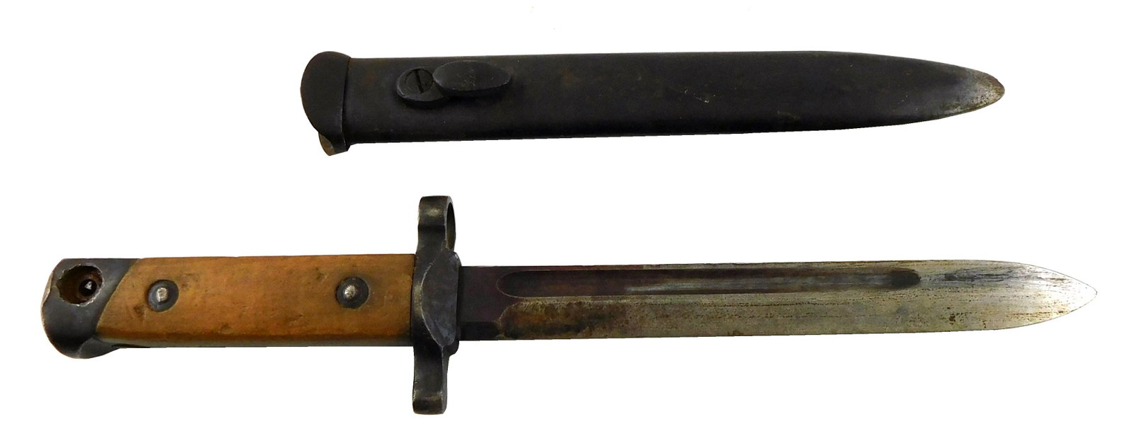 WEAPONS: WW2 Italian M1938 Mannlicher Carcano fixed blade bayonet & scabbard, blade is 6 3/4" steel,: WEAPONS: WW2 Italian M1938 Mannlicher Carcano fixed blade bayonet & scabbard, blade is 6 3/4" steel, with wooden grip marked "3N34938 Franchi" on steel feature, blade has minor rusting scabbard is met