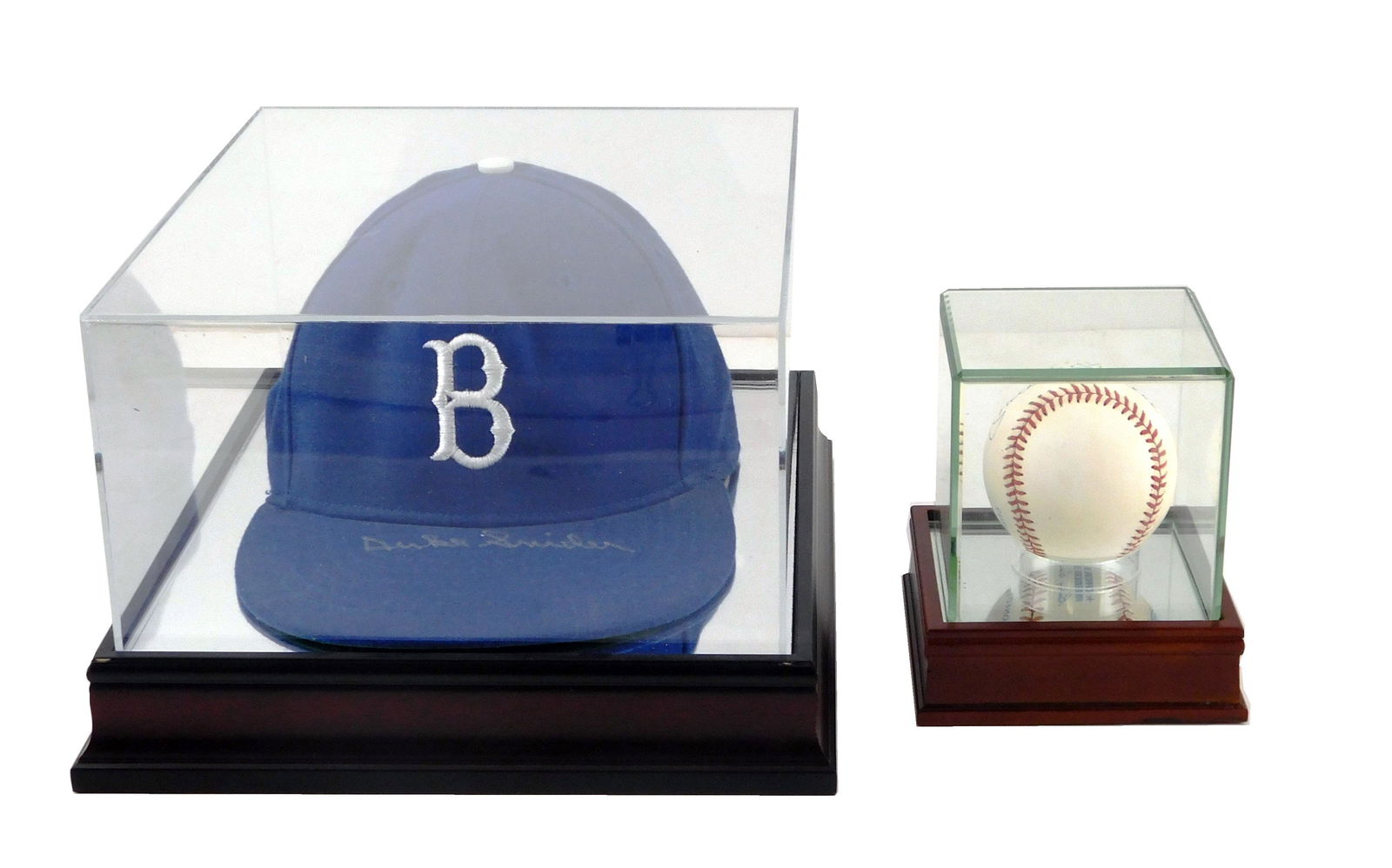 +BASEBALL: Two center fielder autographed items, the first, a Mickey Mantle autographed baseball, (1 of 3)