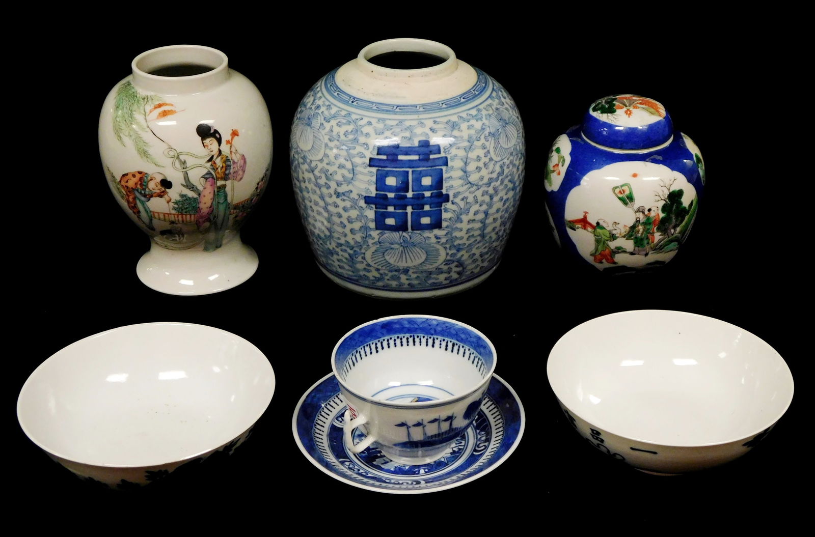 ASIAN: Porcelain seven pieces, including: two ginger jars, one blue and white without lid, the other (1 of 6)