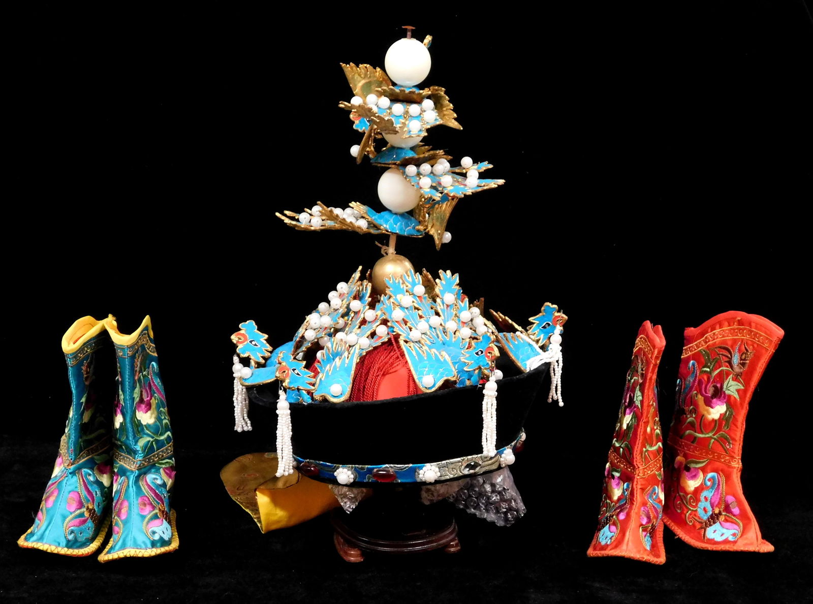 ASIAN: Chinese costume clothing and shoes, 20th C., including: (1 of 4)