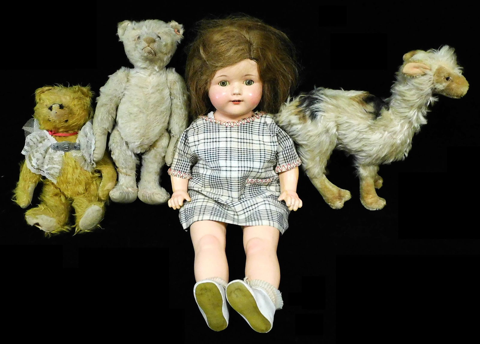 TOYS: Steiff, etc., four pieces including two mohair teddy bears, one with remnants of Steiff ear (1 of 8)