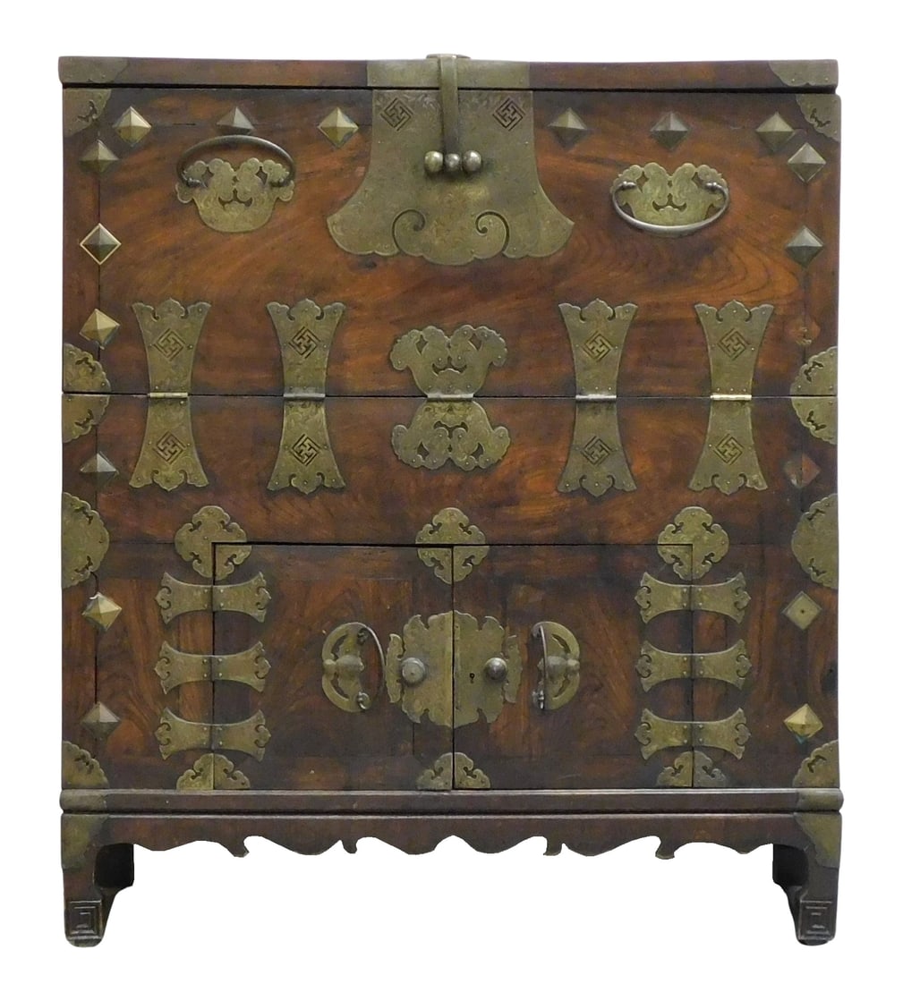 +Korean Bandaji chest on stand, late 19th/early 20th C., upper front with drop-down desk held by (1 of 4)