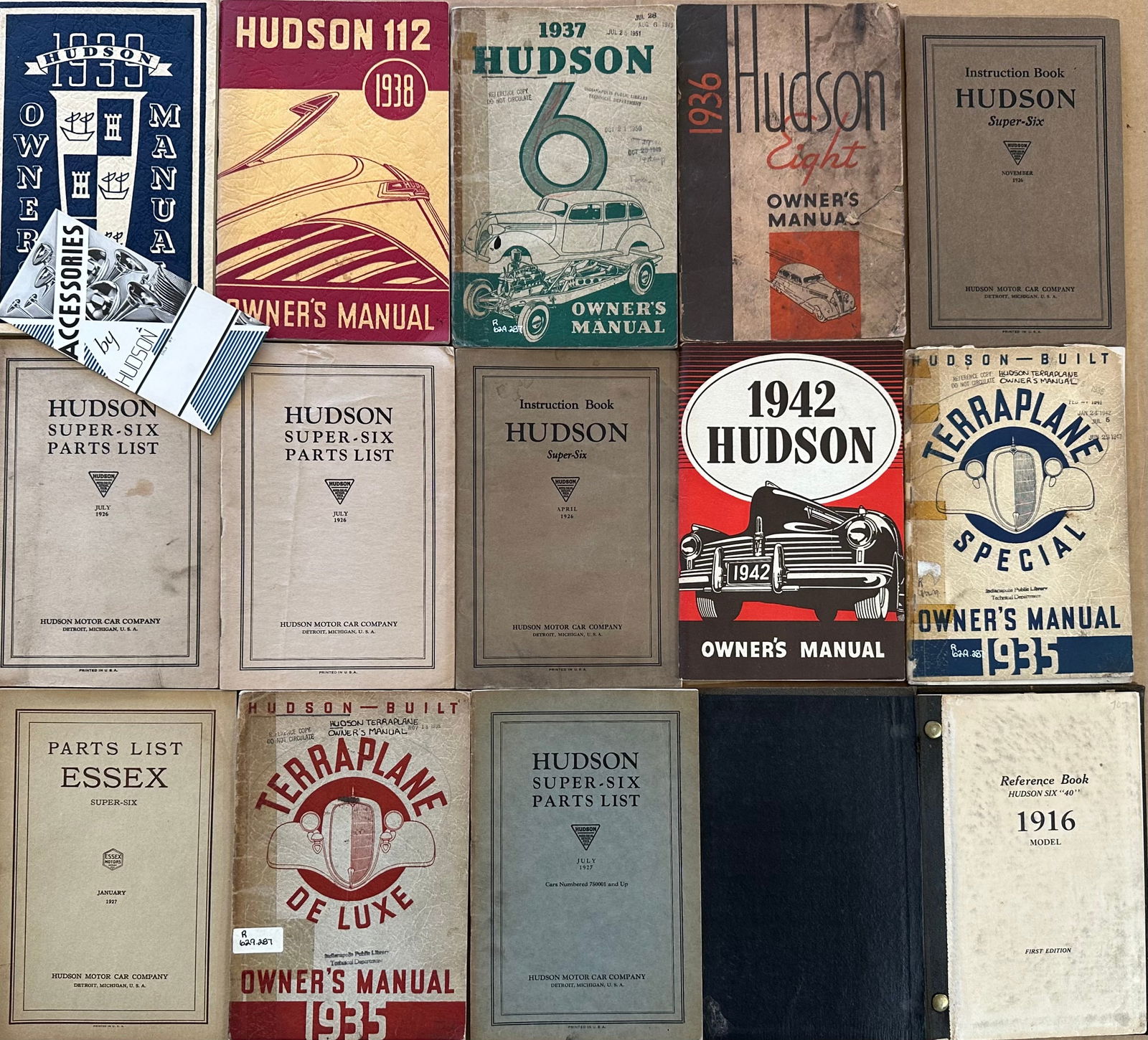 Thirty three manuals total - 1914-1948 Hudson, Essex owners and parts lists, nine 1913-1928 Packard, (1 of 4)