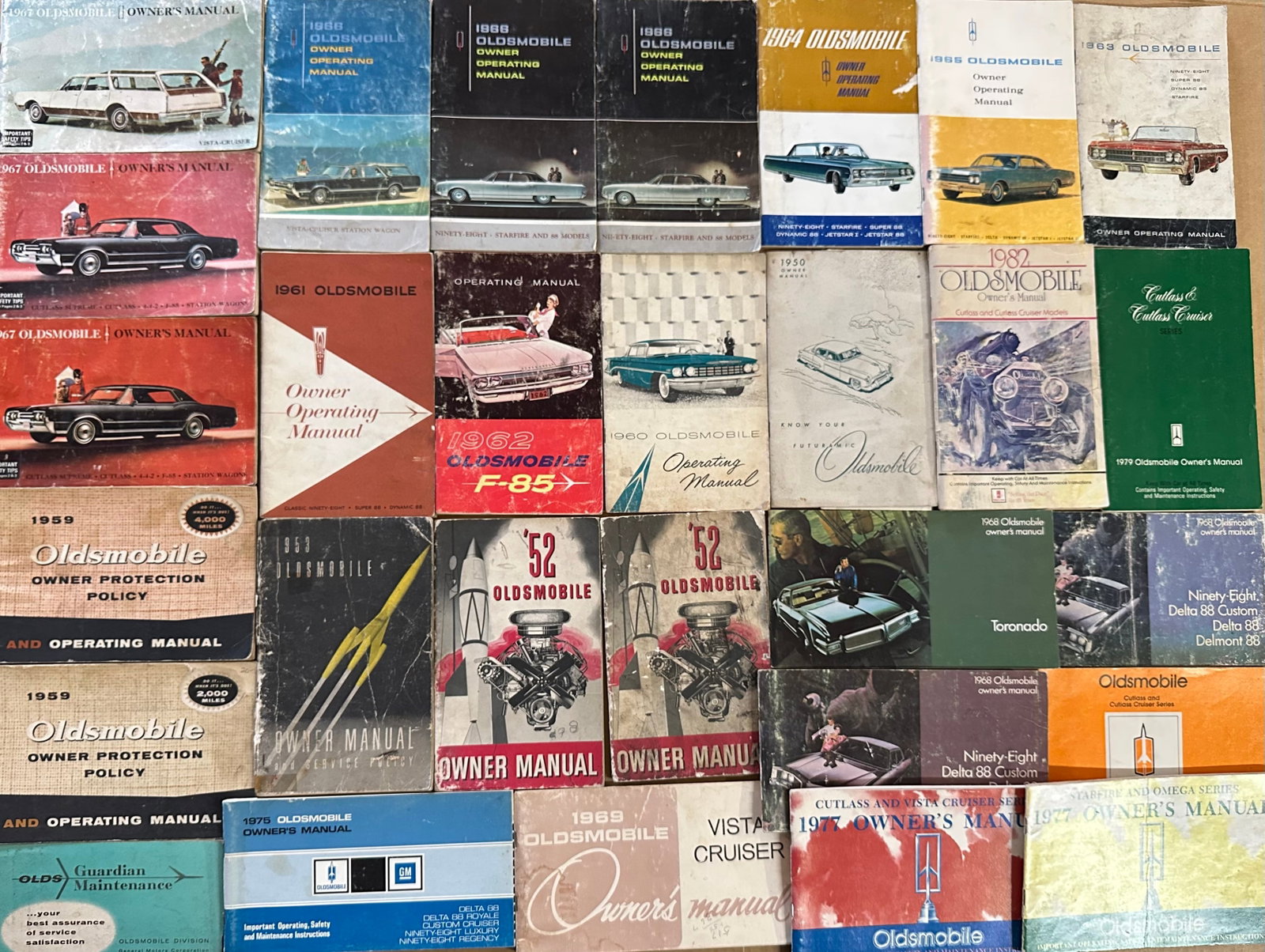 1950-1982 Oldsmobile and 1970-1980 Buick manuals, fifty-seven total, fair to vg condition, some: 1950-1982 Oldsmobile and 1970-1980 Buick manuals, fifty-seven total, fair to vg condition, some cover soiling [NOTE: SHIPPING AND PICK UP APPOINTMENTS ARE HANDLED EXCLUSIVELY BY GERALD LETTIERI OF AUT