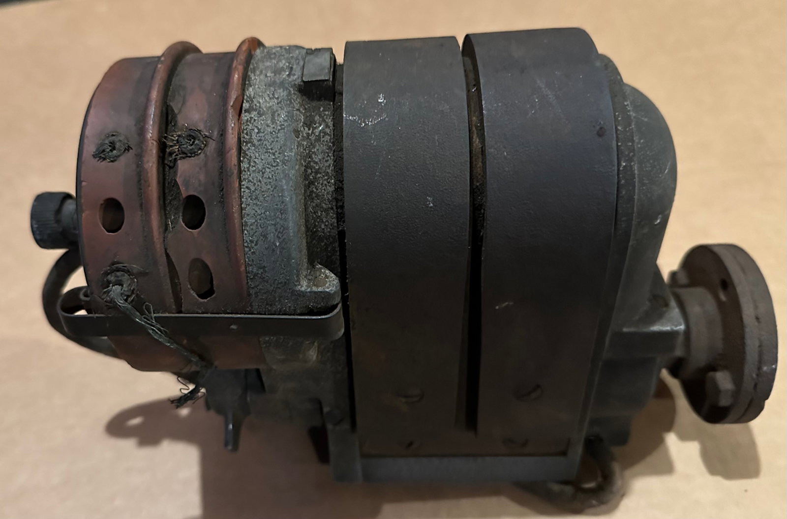 Sims four cylinder twin spark magneto, used condition, [NOTE: SHIPPING AND PICK UP APPOINTMENTS ARE: Sims four cylinder twin spark magneto, used condition [NOTE: SHIPPING AND PICK UP APPOINTMENTS ARE HANDLED EXCLUSIVELY BY GERALD LETTIERI OF AUTOMOBILIA AUCTIONS.]