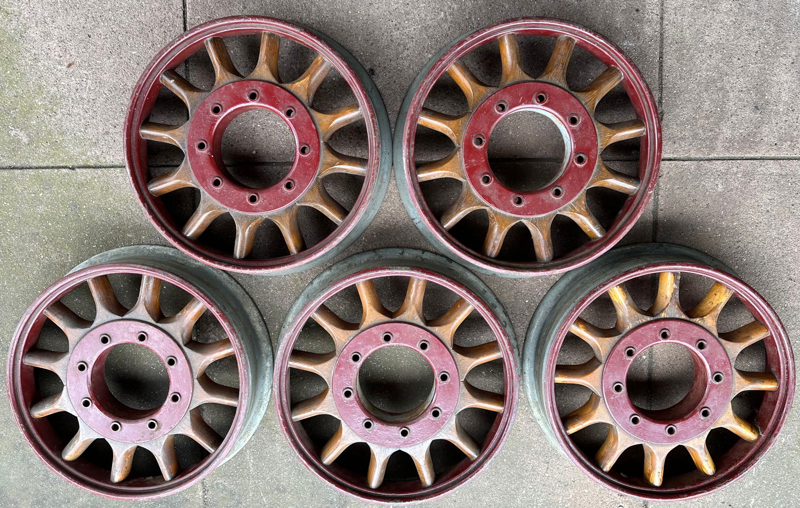 Five 1929-1930 Packard Super Eight artillery style wheels, twenty inch tire, eight lugs, vg (1 of 3)