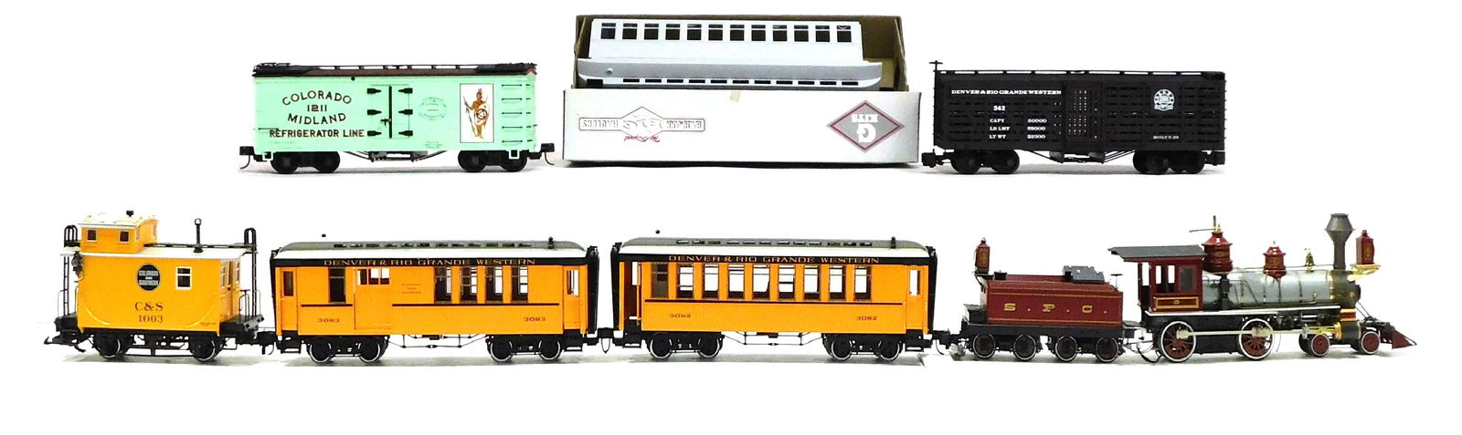 RAILROAD: Set of seven G Scale outdoor locomotive and train cars, made by Bachmann and (1 of 6)