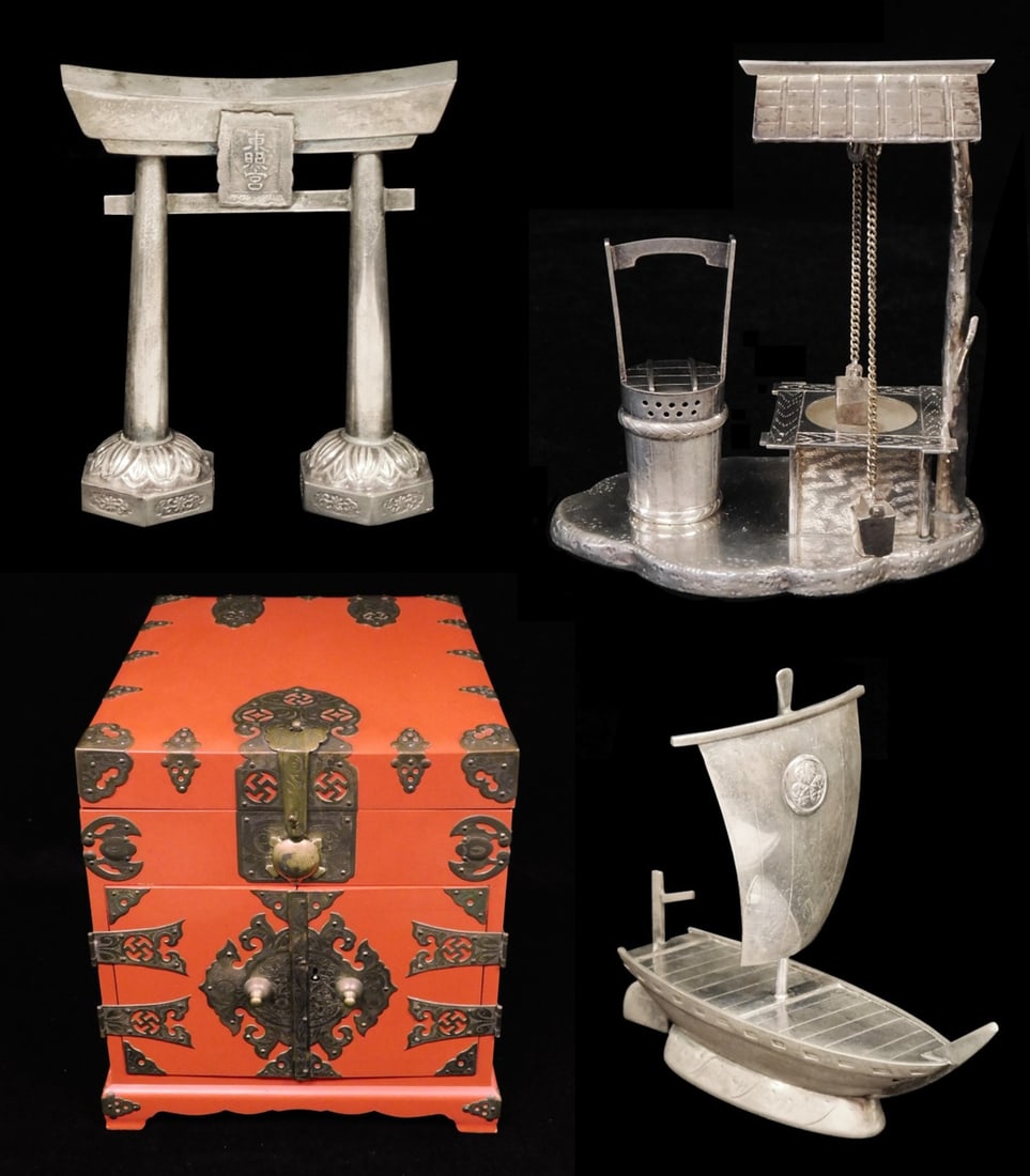 ASIAN: Asahi Shoten, etc., Japanese collection of figural silver salts and peppers in fitted red (1 of 9)