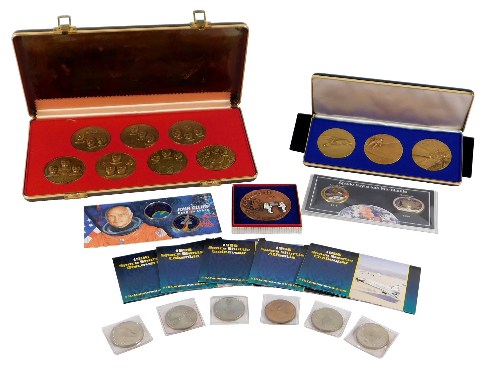 EPHEMERA: US Sky Lab 1,2,3 medal set bronze metallic art coin. Original holder with slight damage to: EPHEMERA: US Sky Lab 1,2,3 medal set bronze metallic art coin. Original holder with slight damage to box. Coins are in excellent condition. Apollo II, July 20, 1960 medallion minted by the Metal Arts 