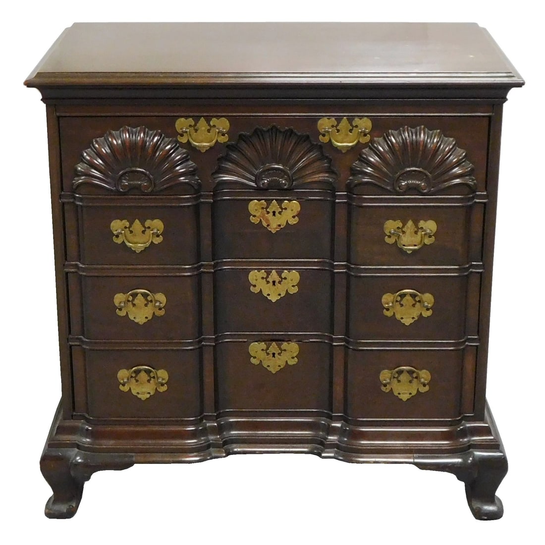 +Four drawer block front chest, 20th C mahogany, a fine Newport style reproduction four drawer chest: +Four drawer block front chest, 20th C mahogany, a fine Newport style reproduction four drawer chest with shell carvings is after the work of John Goddard, exceptional double step base molding, back o