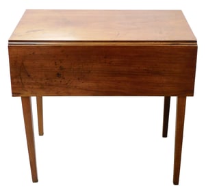Pembroke table, New England, late 18th – early 19th C., Hepplewhite, mahogany, drawer with