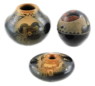 TRIBAL: Three pieces of Santa Clara Sgraffito pottery, diminutive seed pots, black and sienna, two