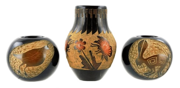 TRIBAL: Three pieces of Santa Clara Sgraffito pottery, 20th/21st C., diminutive seed pots, black and