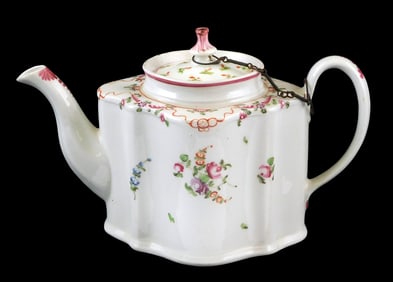 +ASIAN: Late 18th C. New Hall porcelain teapot with lid chained to handle, teapot with white ground