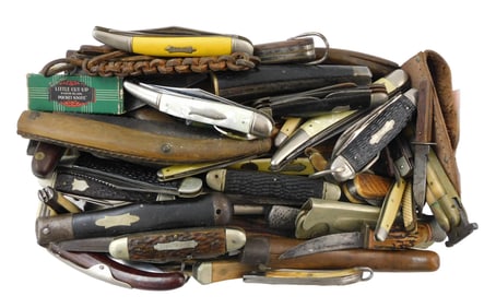 WEAPONS: 60+ jackknife assortment, handles of bone, wood, stag, and composition, Colonial, German