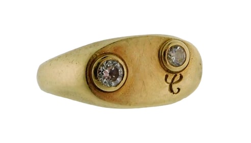 JEWELRY: 10K Diamond signet ring, 10K yellow gold setting (stamped and tested), oval top with two