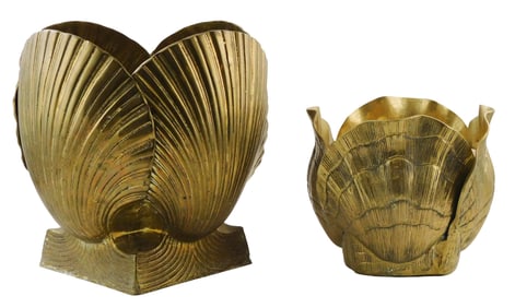 Two mid-century shell-form brass planters, both with four sides of scallop shells, larger with