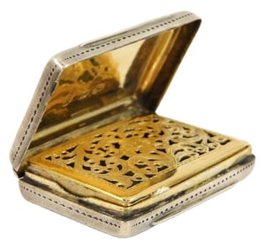 + SILVER: Early 19th C. vinaigrette, John Bettridge Birmingham hallmark, gothic "D" stamp dates 1827