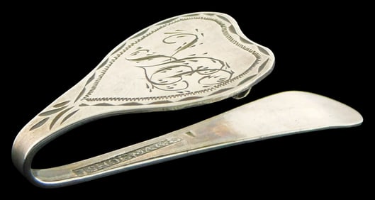 + SILVER: Early 19th C. chatelaine hook, marked "J Shoemaker", Philadelphia, circa 1790-1829,