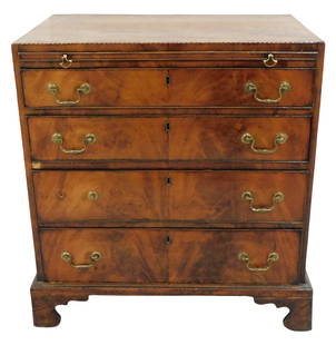 George III bachelor’s chest, late 18th C., mahogany and mahogany veneer, flush top with rope: George III bachelor’s chest, late 18th C., mahogany and mahogany veneer, flush top with rope inlaid edge, frame with slide over four graduated drawers, molded base with scrolled bracket feet (old re