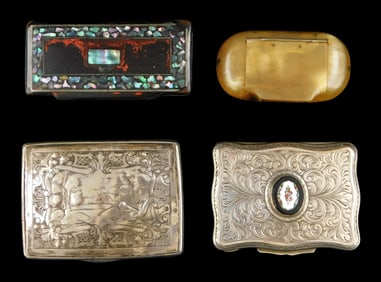 Four small boxes, silver, horn, etc., details include: marked 800 silver box with filigree details