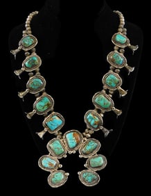 JEWELRY: Silver squash blossom necklace, traditional southwest design of horseshoe pendant,
