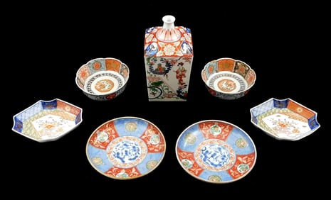 ASIAN: Seven pieces of Imari, Japanese, 19th/ 20th C., porcelain with glazed decoration, details