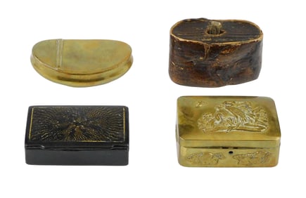 Four small snuff and trinket boxes, 19th/20th C., details include: two brass snuff boxes, one ovoid
