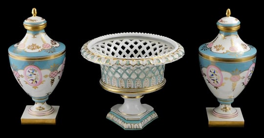 Porcelain reticulated compote and lidded urns, three pieces, details include: Vista Alegre, Portugue