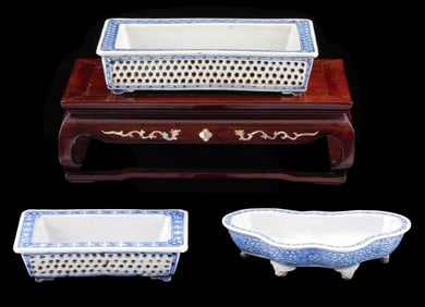 ASIAN: Chinese blue and white planters, Qing Dynasty, four pieces, including: two graduated oblong