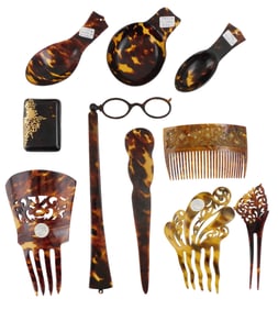 Tortoiseshell accessories, ten pieces, details include: four combs with pierced and applied designs,