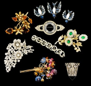 COSTUME JEWELRY: Ten pieces including four "En Tremblant" or trembler floral brooches, all with