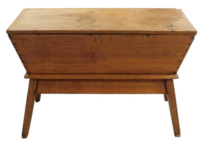 Dough box, American, 19th C., oak, pine and maple, lift-off top, dovetailed construction with
